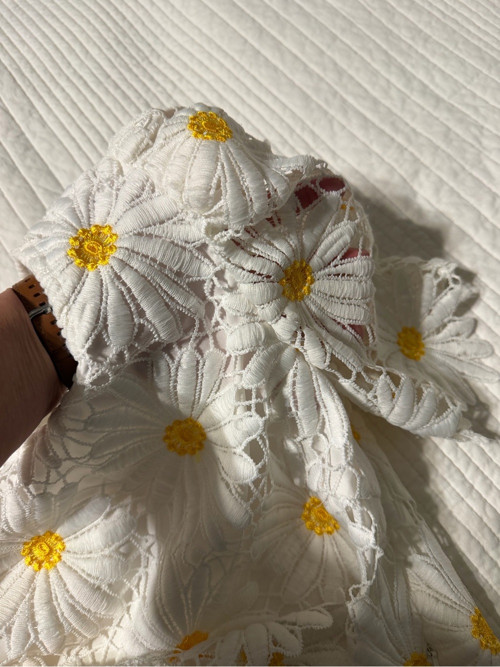 Saylor Morgana Daisy Lace Top Shorts Set White Yellow Size S - Picture 12 of 12